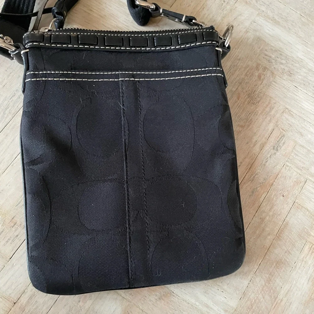 Coach Cross Body Signature Mix-material Purse - Picture 4 of 8